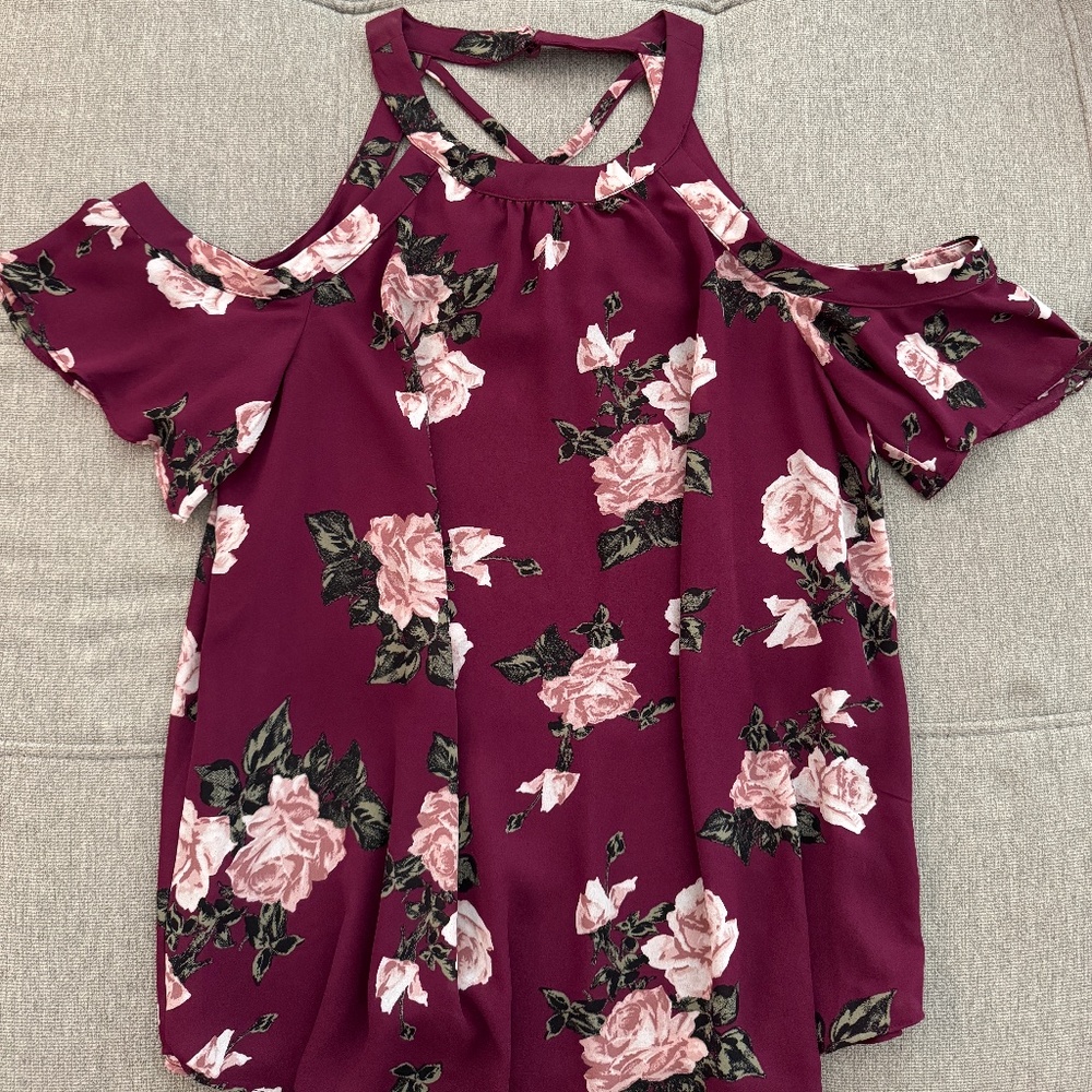Women’s cold shoulder blouse
